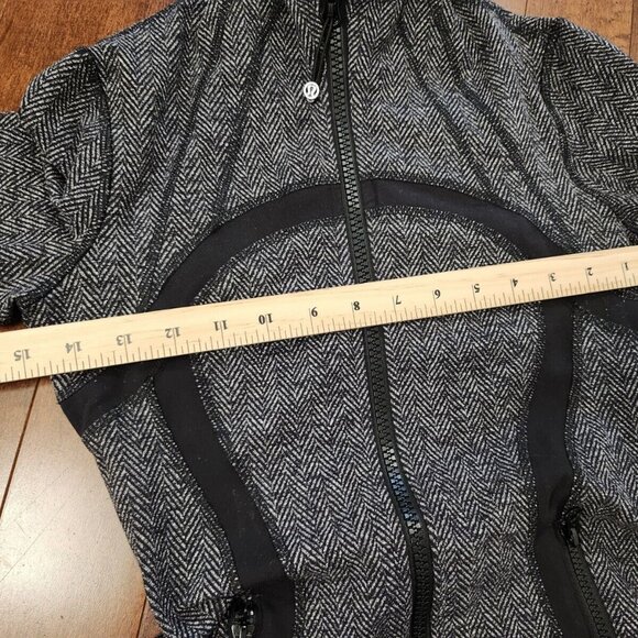 Lululemon women's gray define jacket in size 4 - Picture 10 of 10